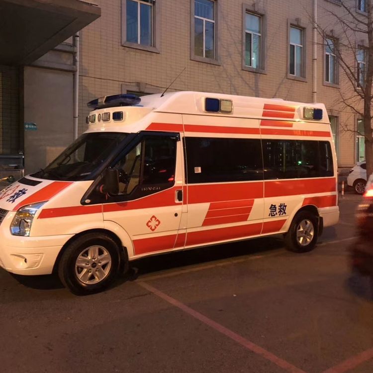 广西夜间租赁救护车护送病人转院：安全转运的 8 大核心注意事项
